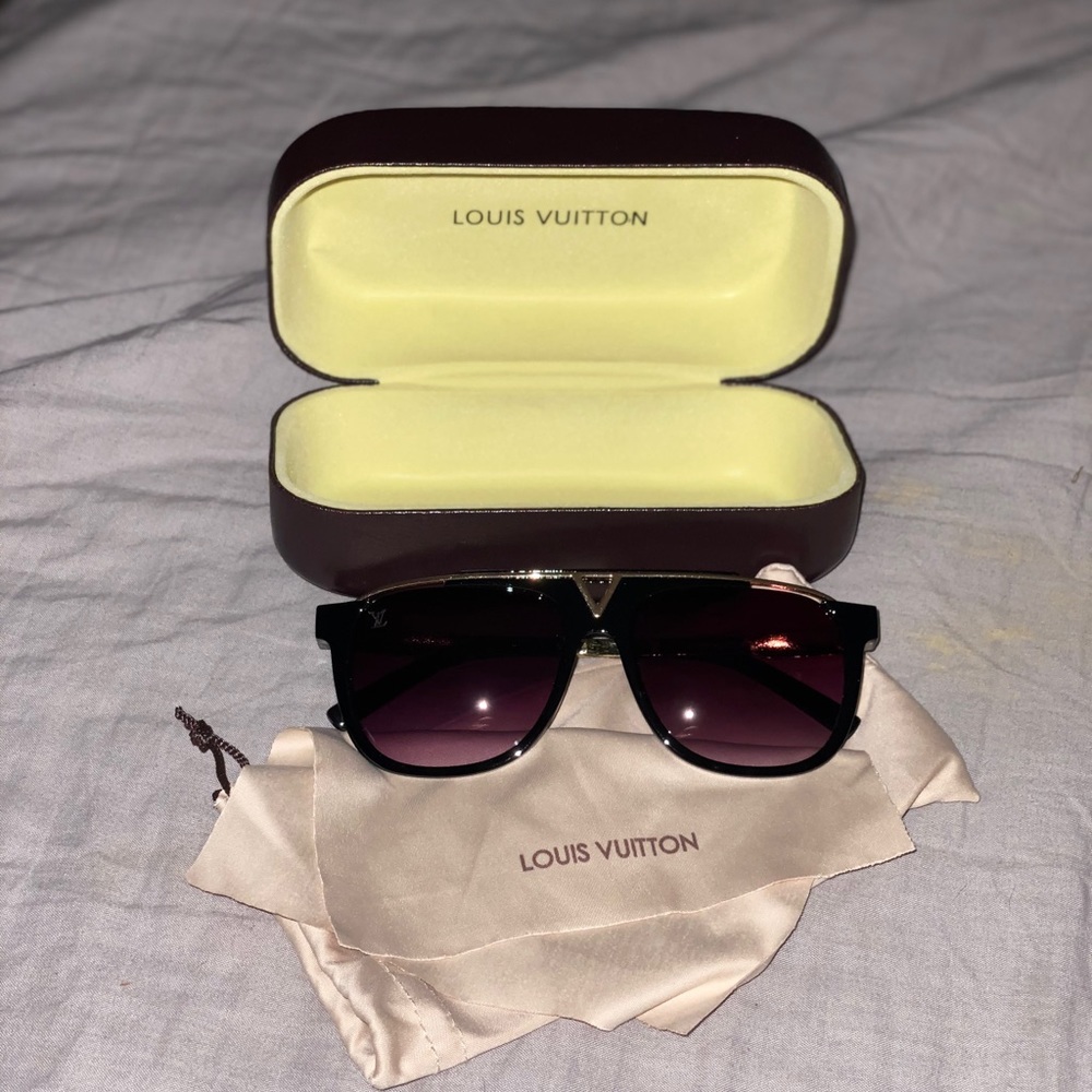Louis Vuitton Shades